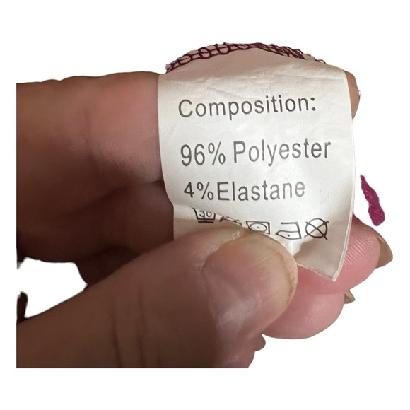 A cute plus size t-shirt in size 2-3X - Picture 3 of 5